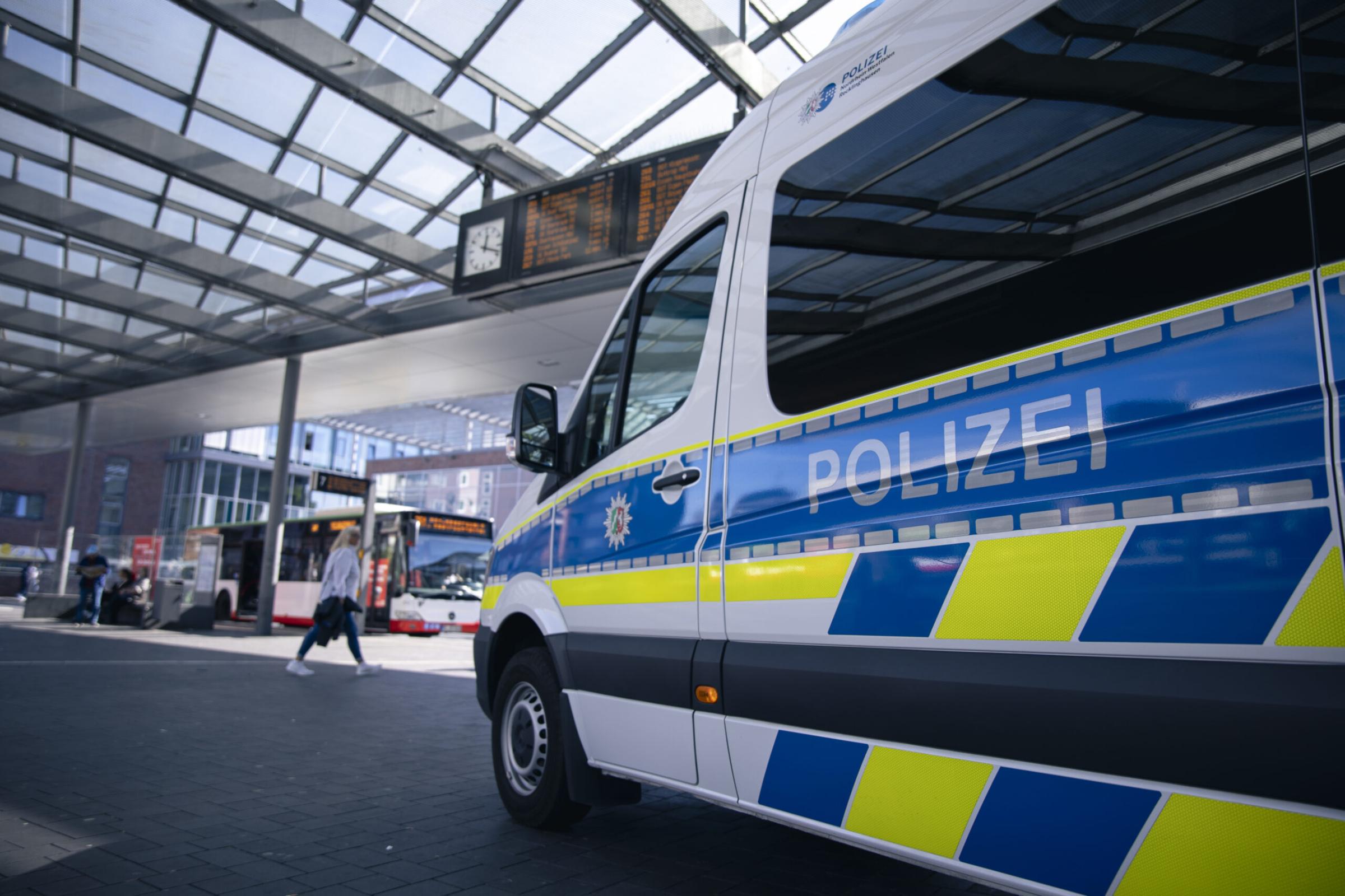 Polizei setzt auf Dialog: Mobile Wache in vier Städten im Einsatz