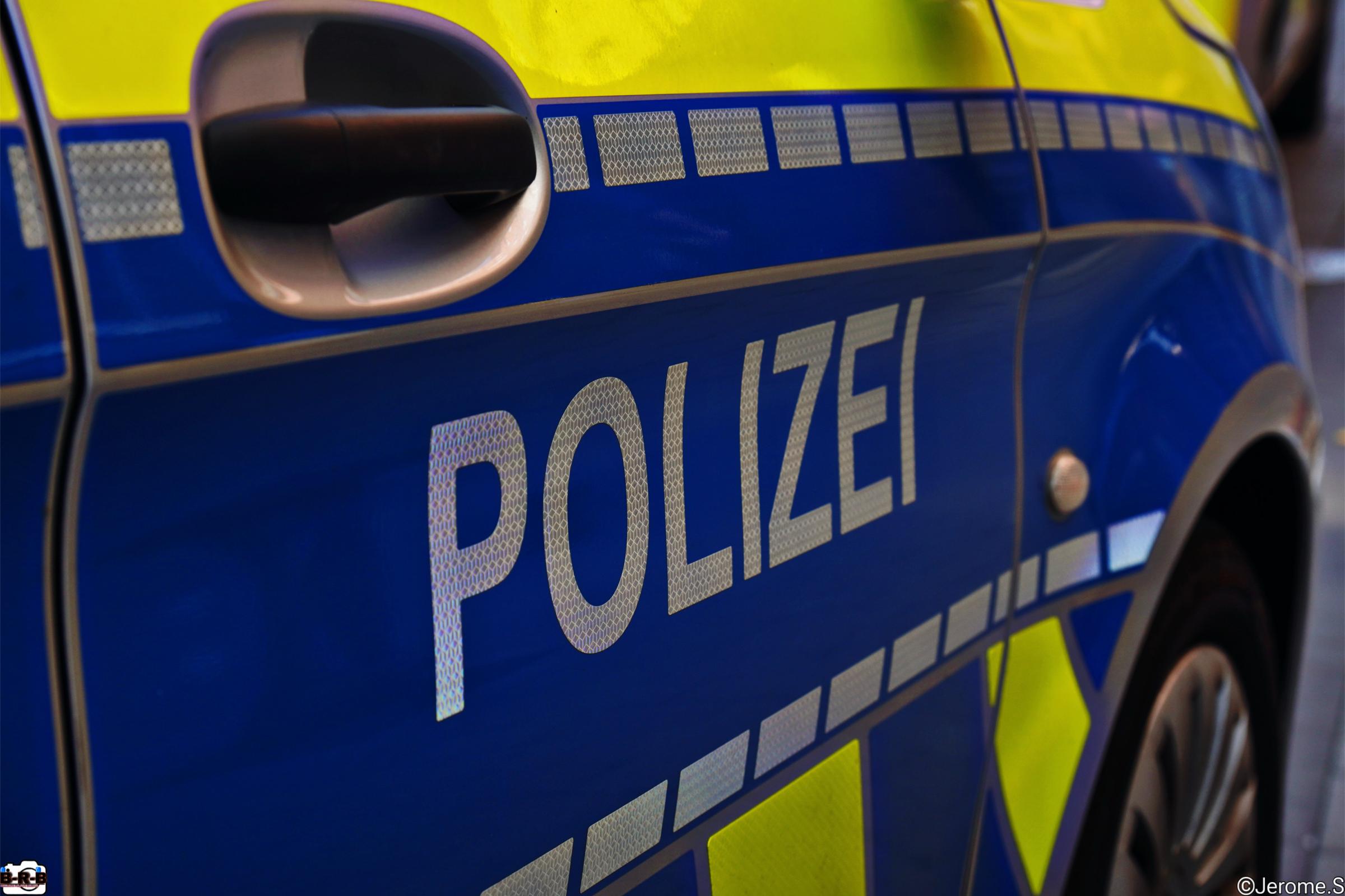 Exhibitionist belästigt Frau Polizei bittet um Mithilfe