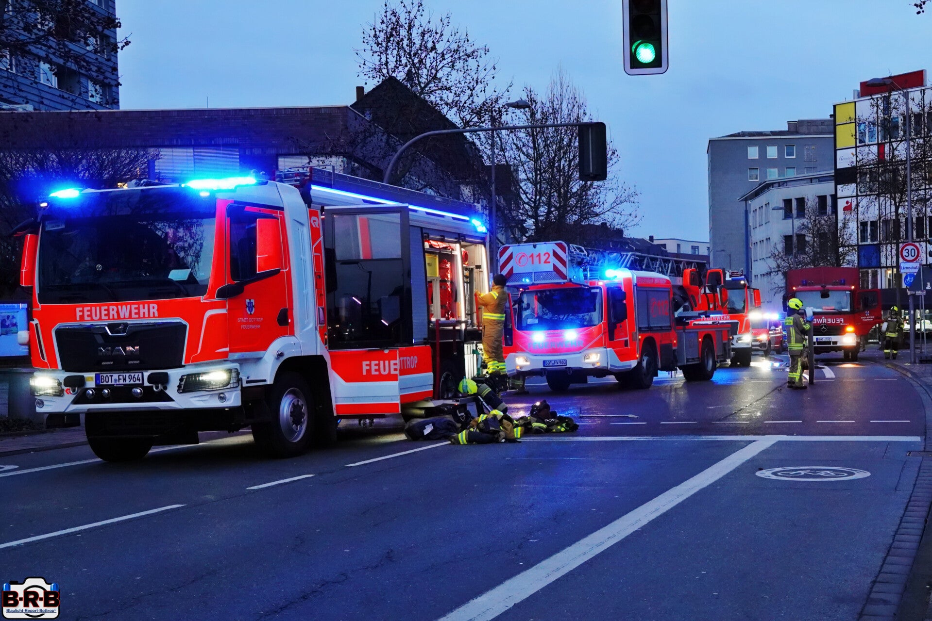 Kellerbrand am Pferdemarkt: Eine Person mit Verdacht auf Rauchgasvergiftung im Krankenhaus