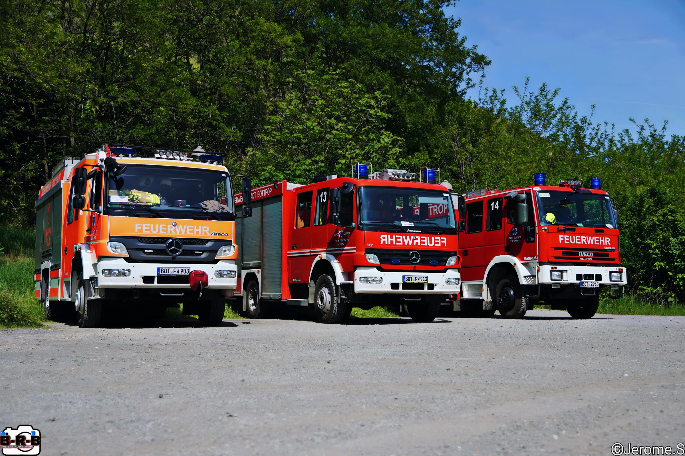 Pkw-Brand auf der Osterfelder Straße – Notarzt hilft vor Eintreffen der Feuerwehr