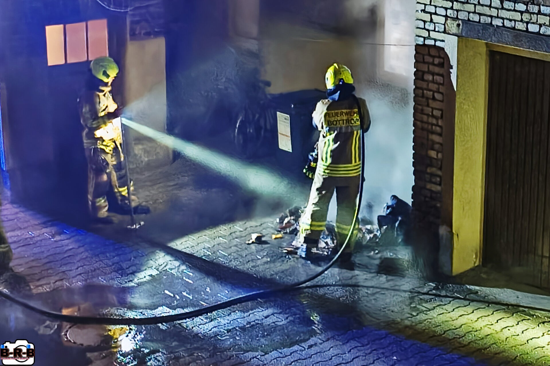 Erneute Brandserie in Bottrop: Polizei ermittelt nach Mülltonnenbränden auf der Prosperstraße