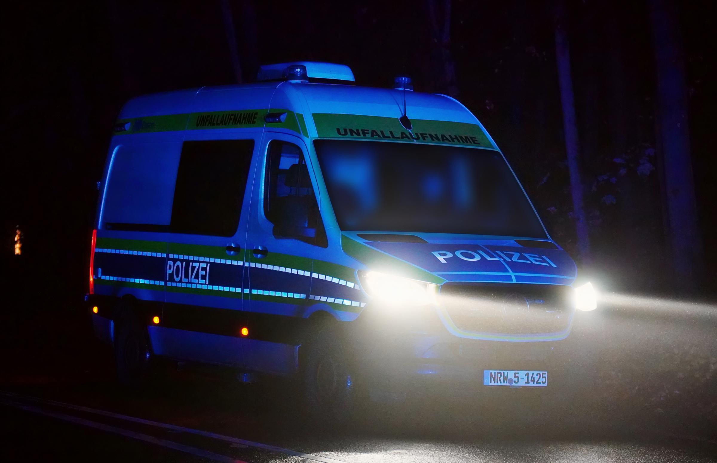 Unfall mit Überschlag Zwei Verletzte auf Fernewaldstraße