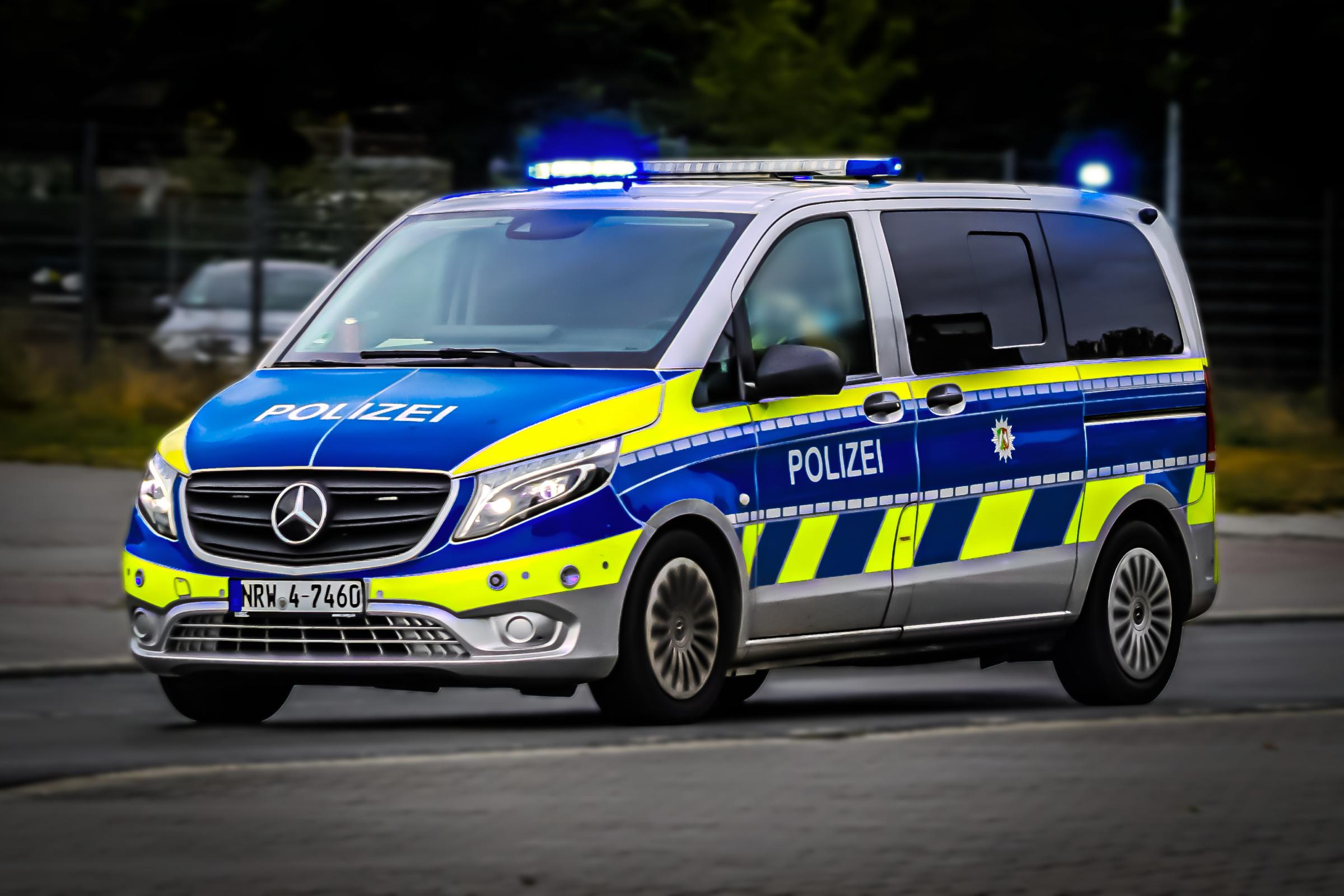 Fünf Verletzte darunter Kleinkind nach Diebstahl Täter auf der Flucht