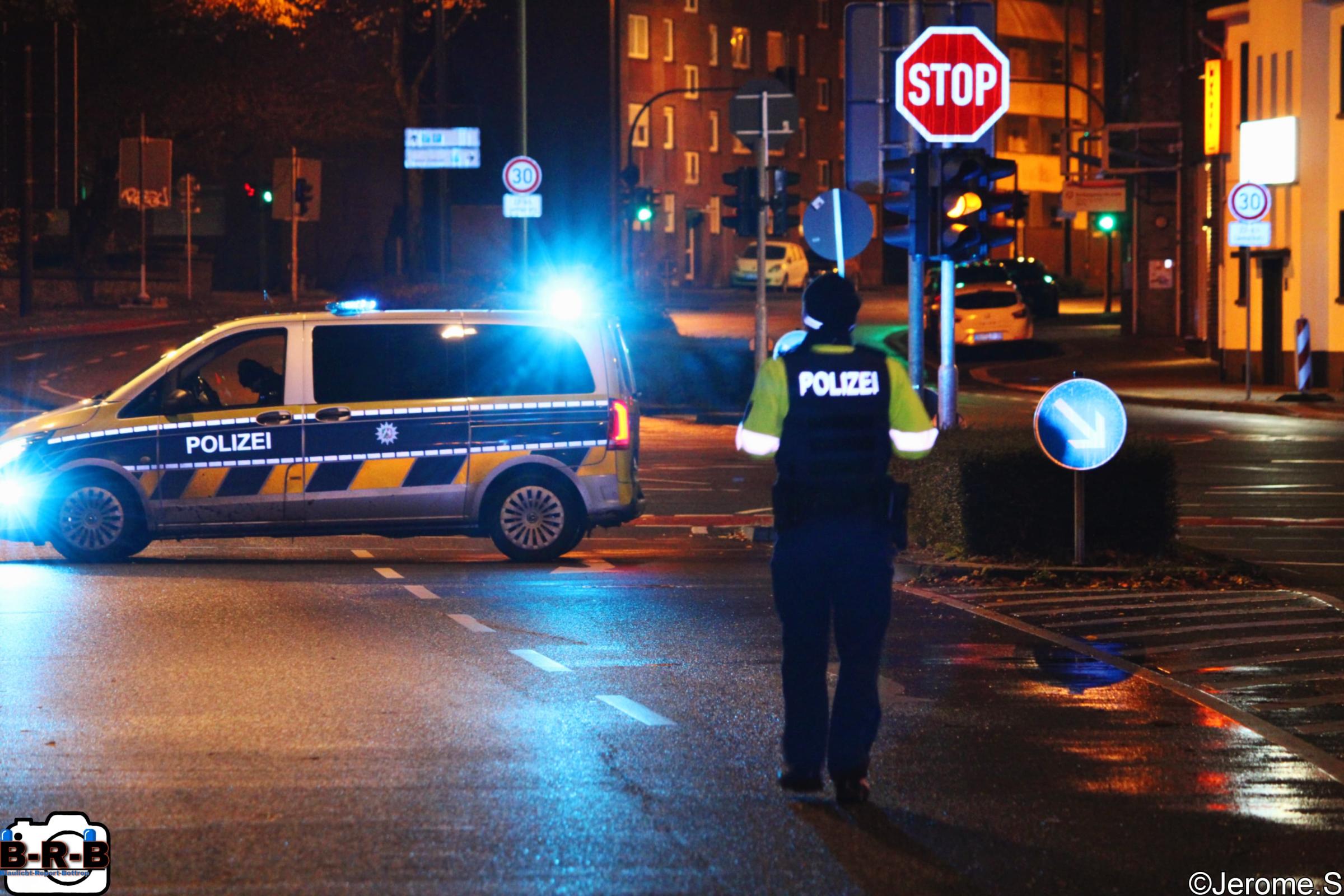 Streit unter Jugendlichen am Berliner Platz endet mit Messerstichen: Polizei sucht Zeugen