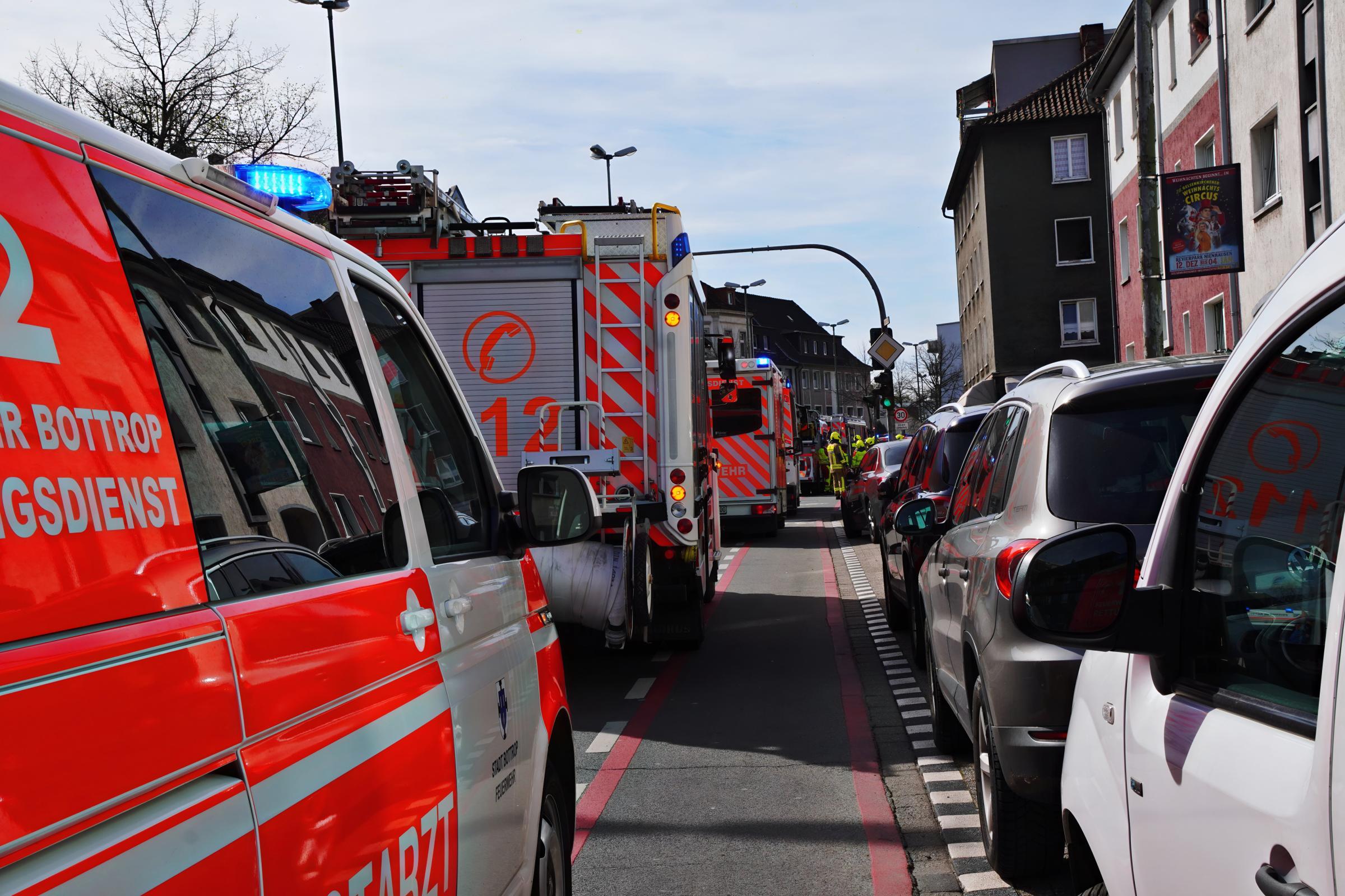 Prosperstraße: Kleinbrand in Bottroper Wohnung ruft Feuerwehr auf den Plan