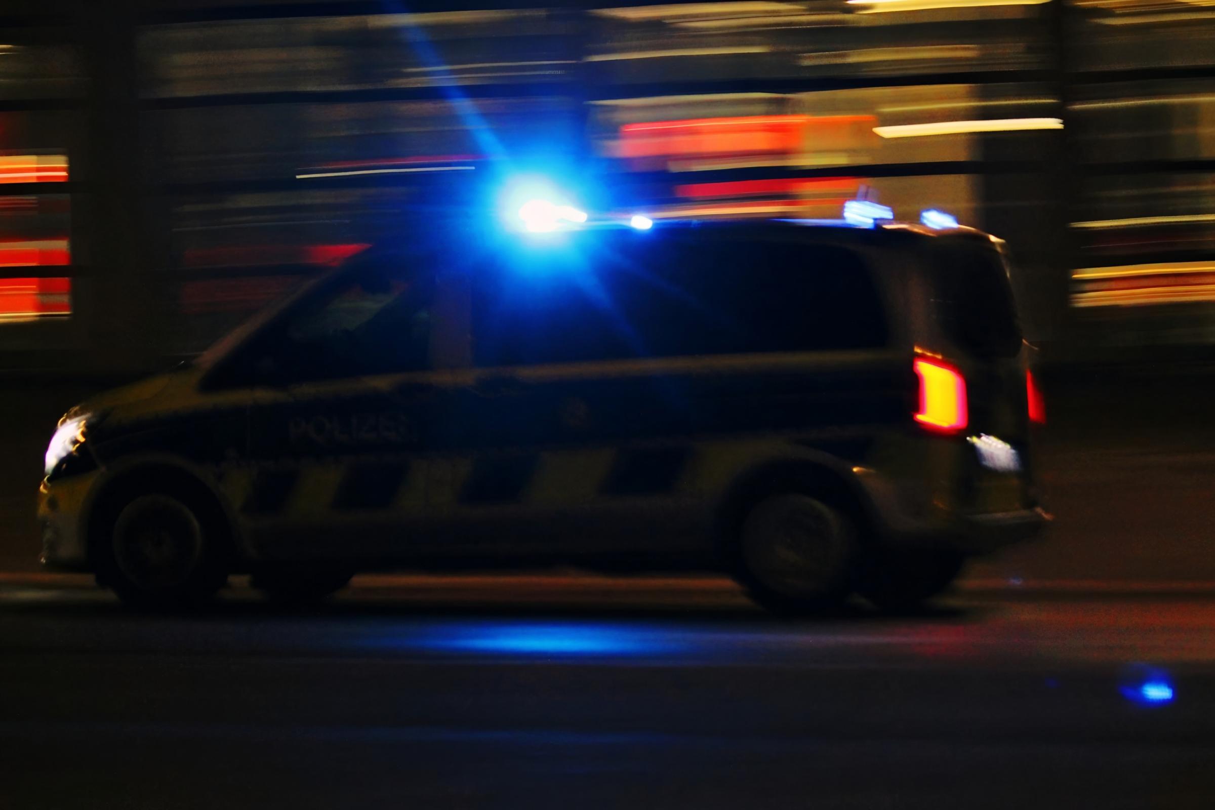 Autodiebstahl und Einbruch: Hyundai verschwunden und Fahrschule aufgebrochen – Polizei gibt Täterbeschreibung