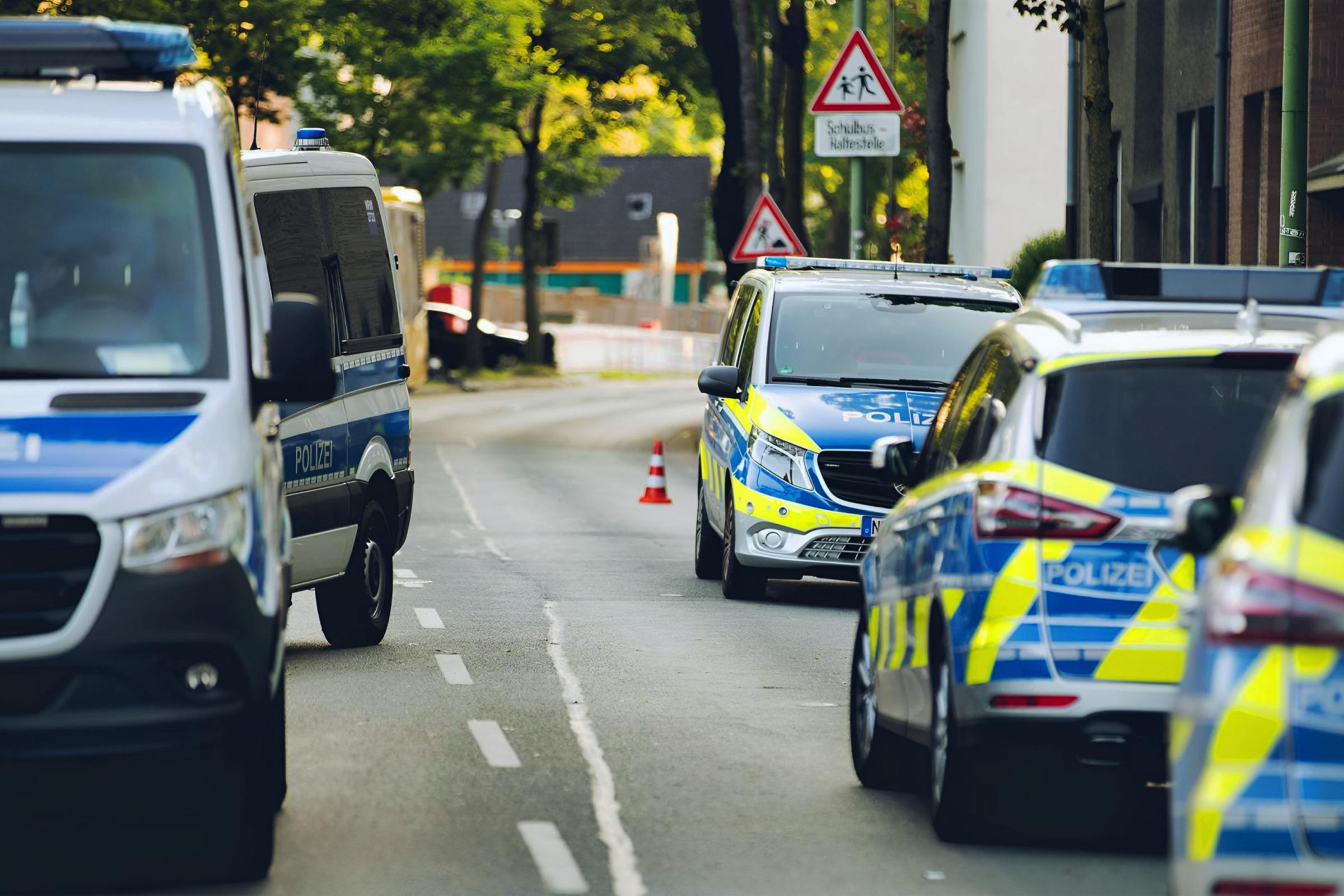 Scharnhölzstraße: Polizei sucht Zeugen nach bewaffnetem Raubüberfall auf Lottogeschäft