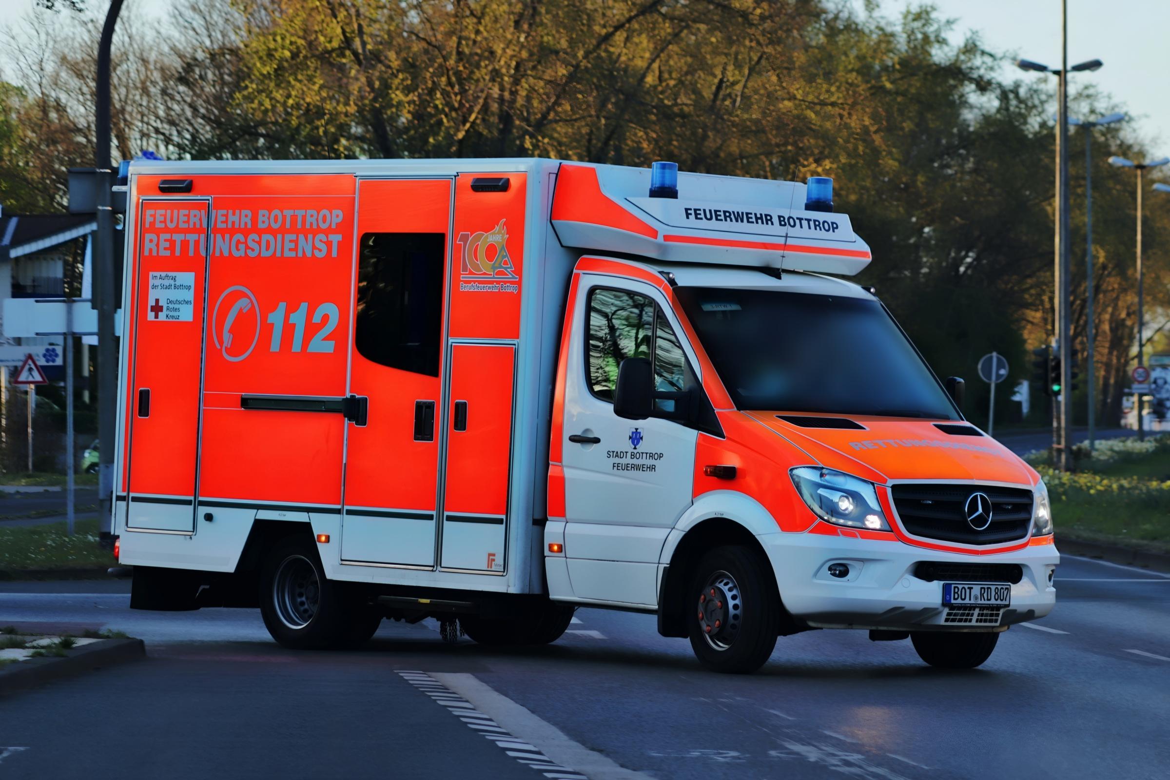 Kollision auf Kirchhellener Straße in Gladbeck: Zwei Bottroperinnen verletzt eine davon schwer